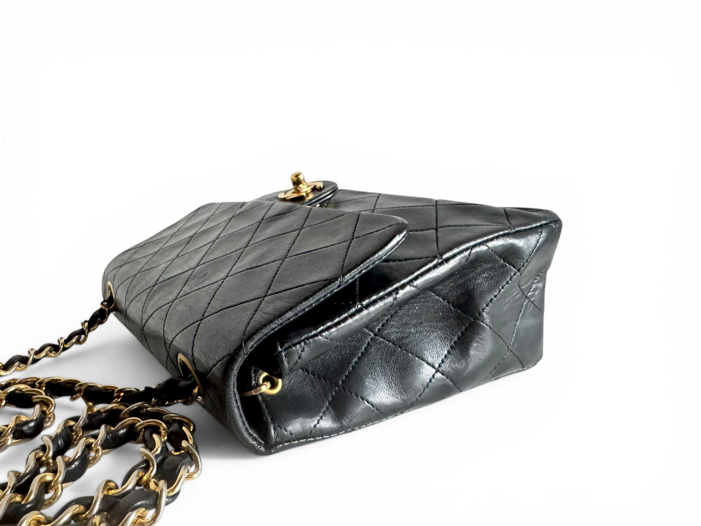 CHANEL Lambskin Quilted Small Single Flap
