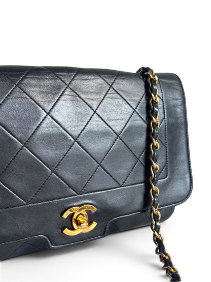CHANEL Classic Lambskin Single Flap
