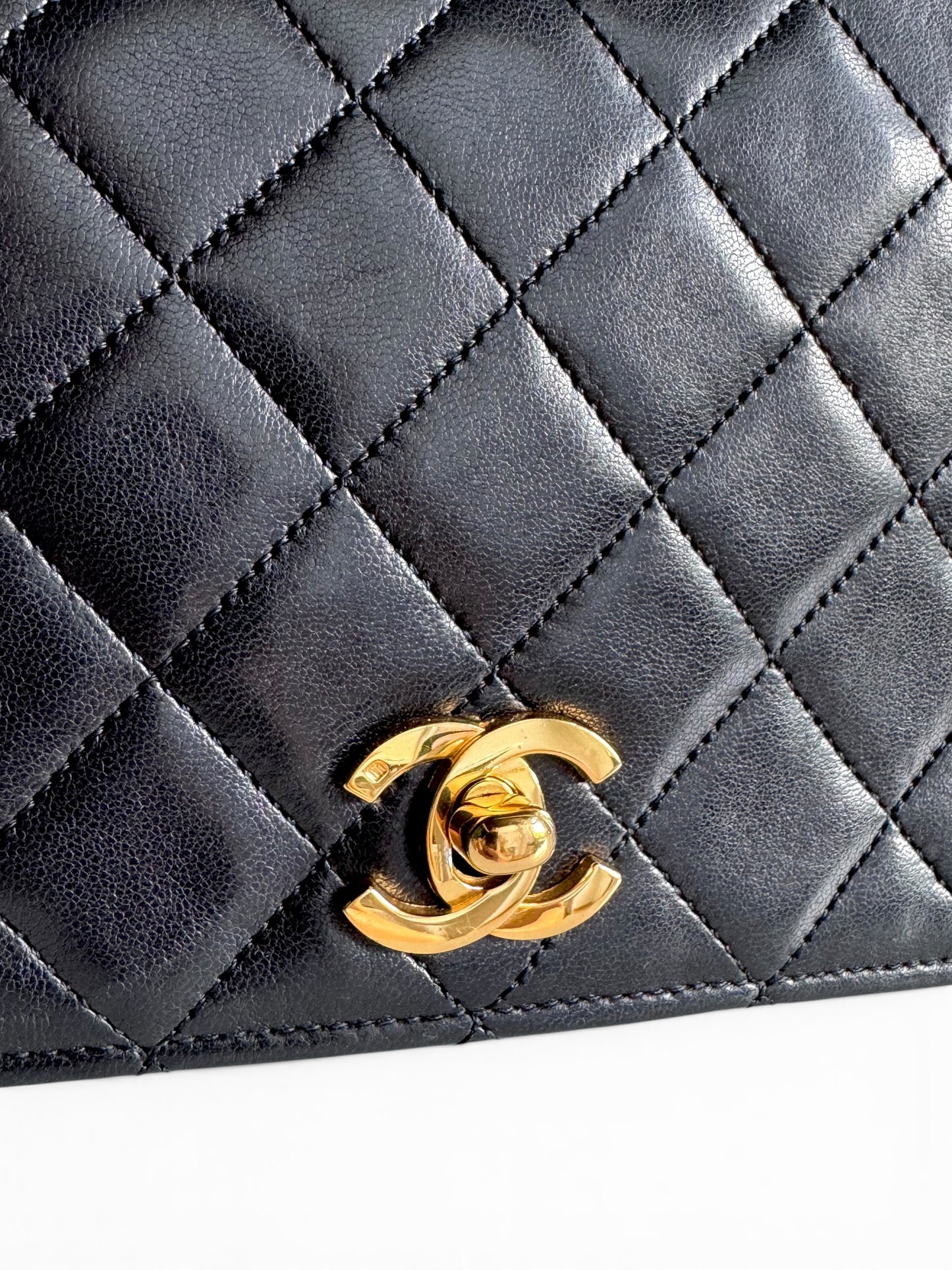 CHANEL Lambskin Vintage Single Flap Bag