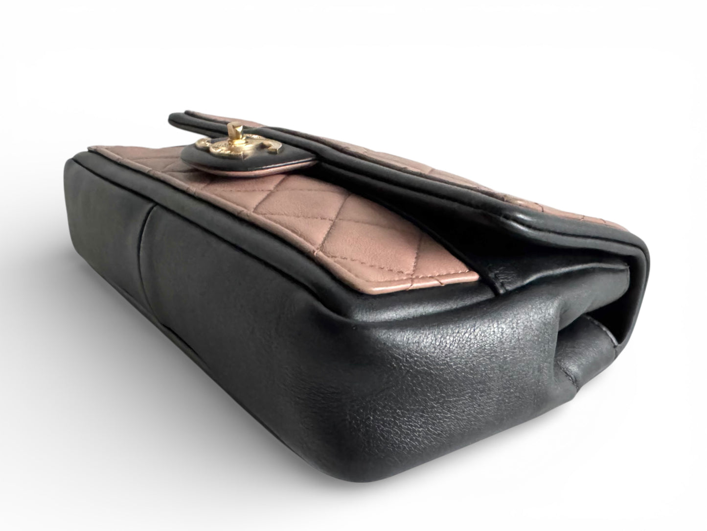 CHANEL Calfskin Quilted Medium Graphic Flap