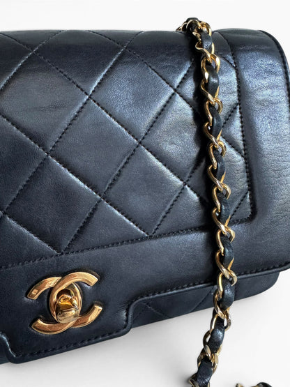 CHANEL Classic Lambskin Single Flap