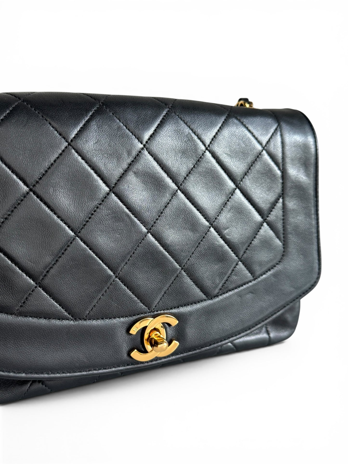 CHANEL Lambskin Diana Quilted Medium Single Flap