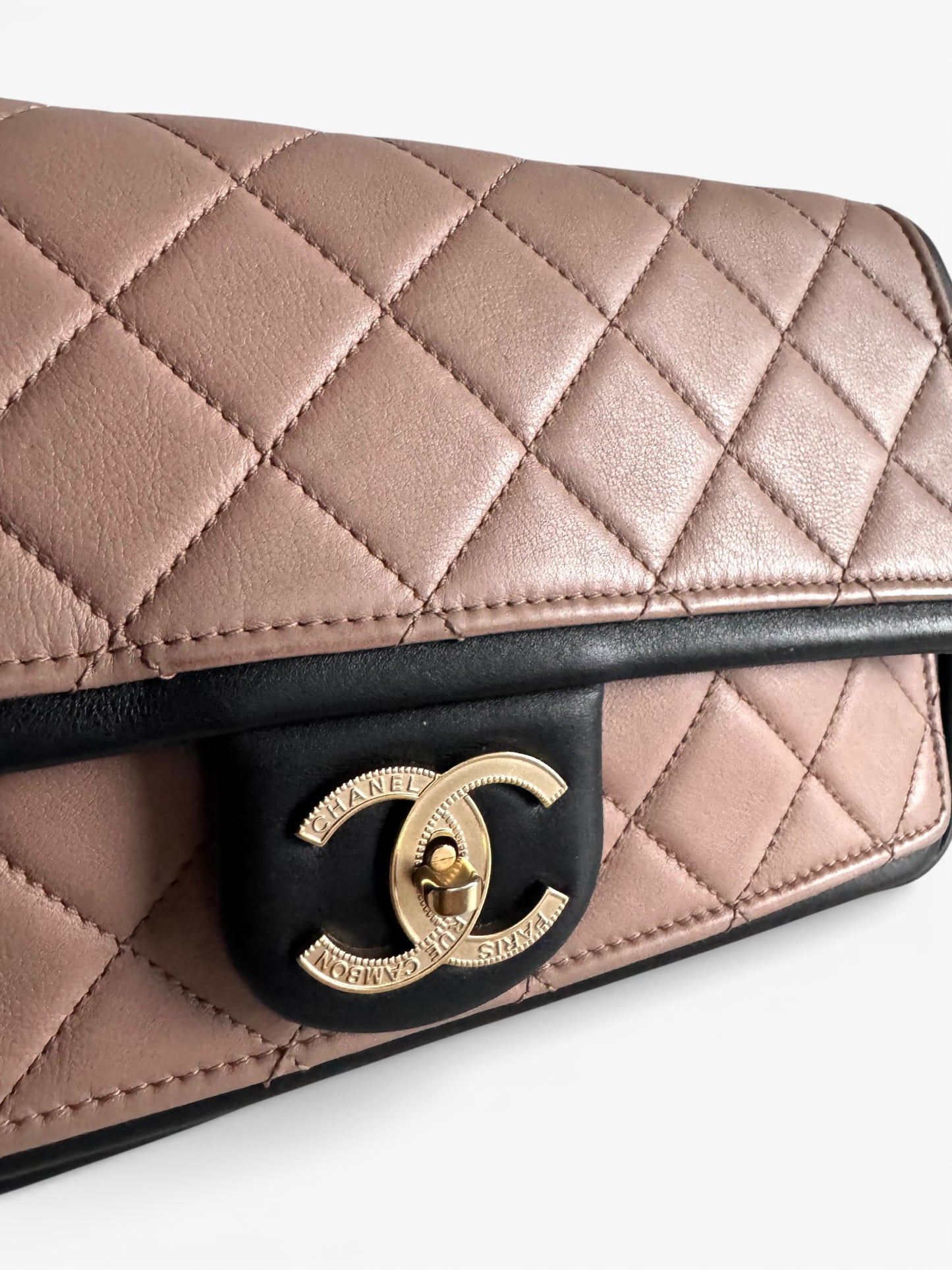 CHANEL Calfskin Quilted Medium Graphic Flap