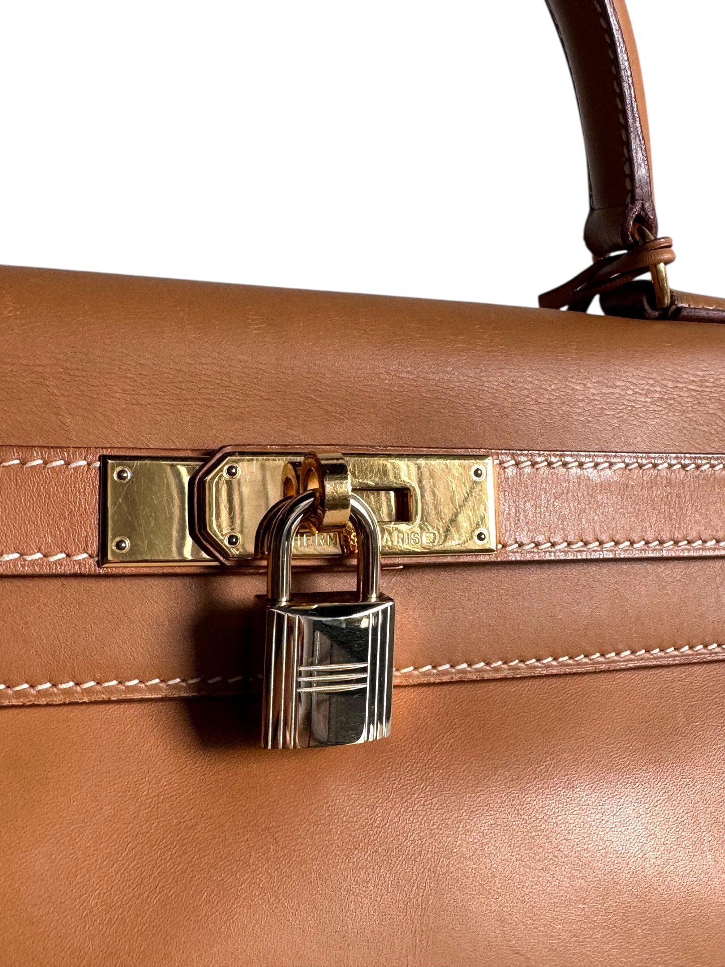 Hermès Box Kelly 28 in Natural with Gold Hardware