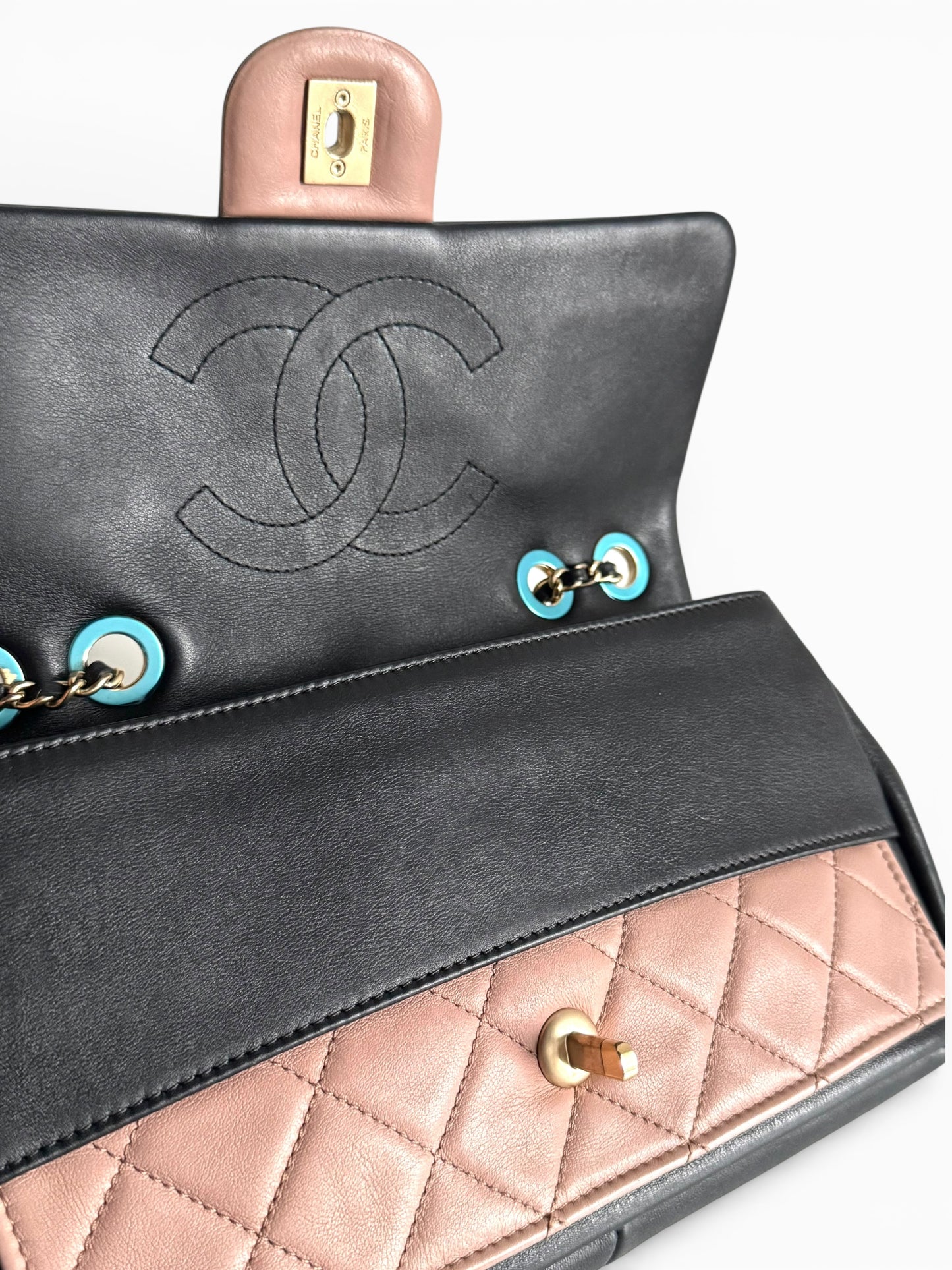 CHANEL Calfskin Quilted Medium Graphic Flap