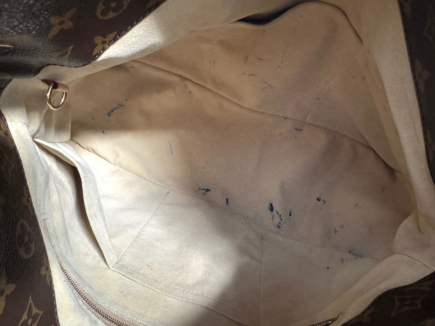 LOUIS VUITTON Monogram Artsy MM