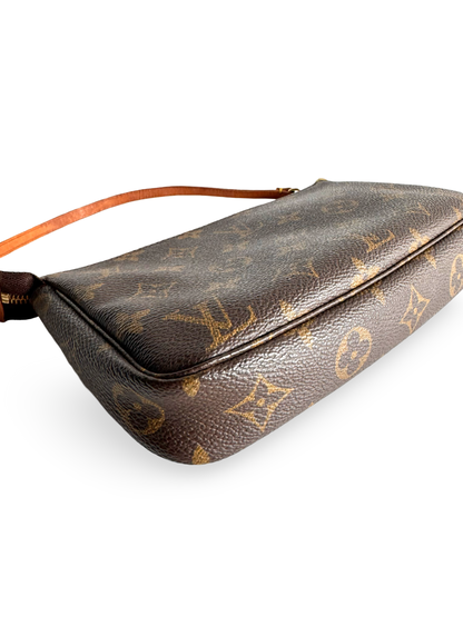 LOUIS VUITTON Monogram Pochette