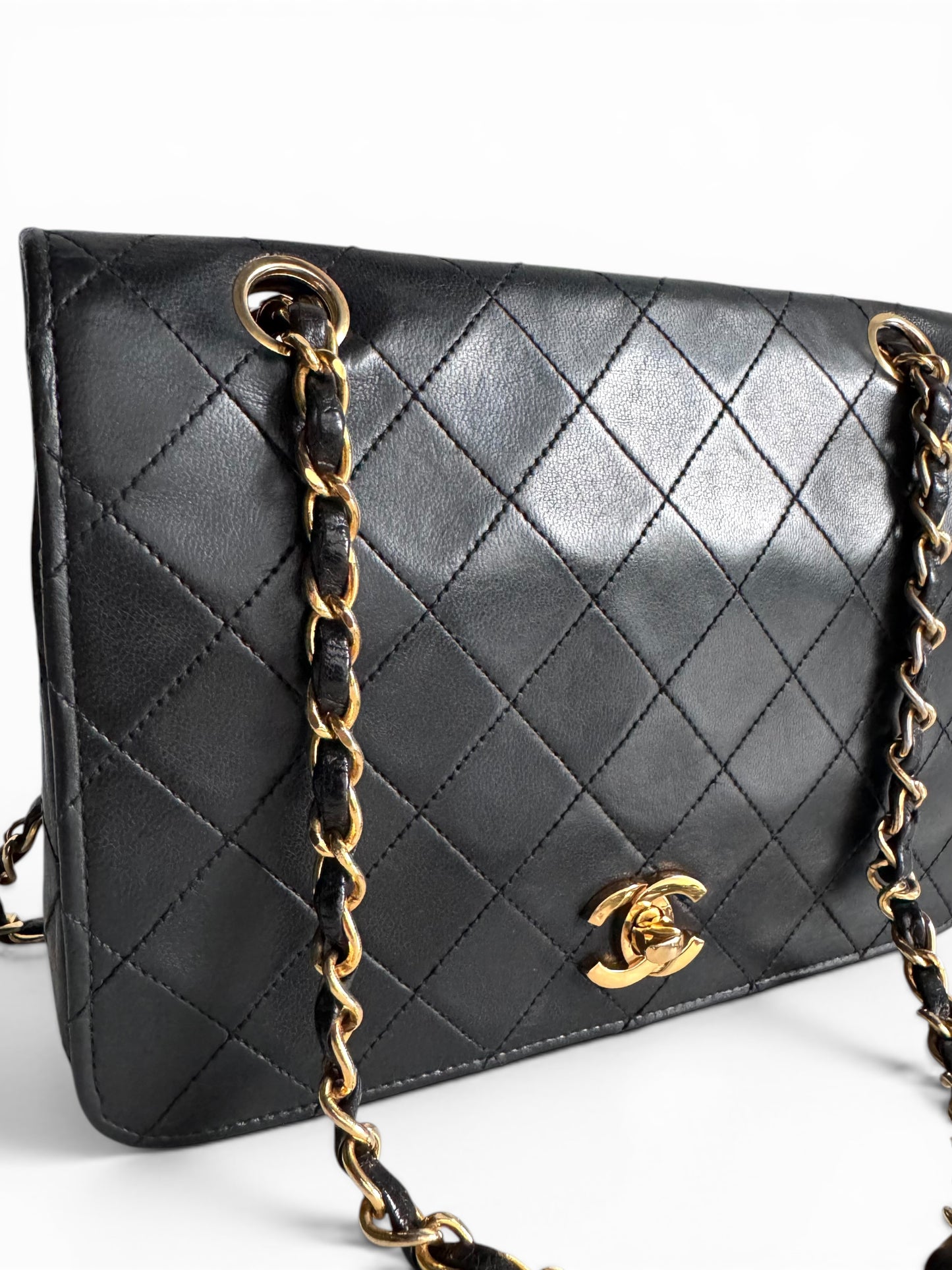 CHANEL Lambskin Quilted Small Single Flap
