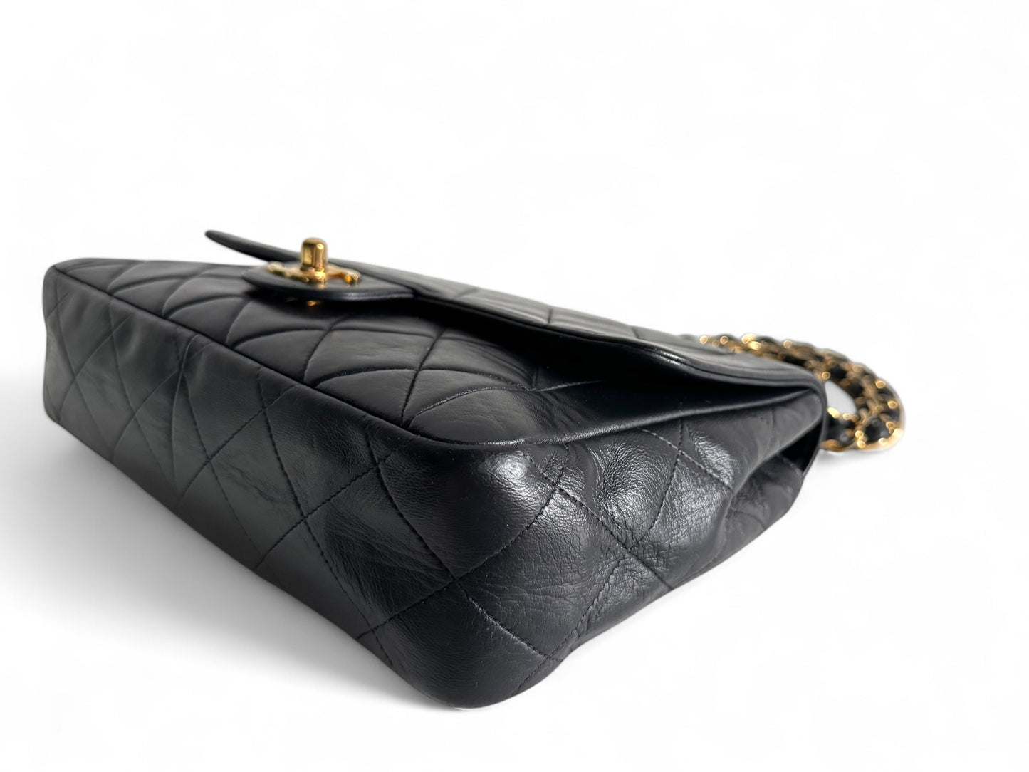 CHANEL Lambskin Quilted Medium Single Flap