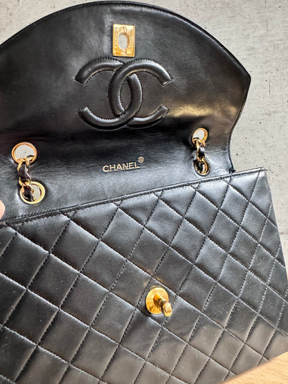 CHANEL Lambskin Quilted Medium Single Flap