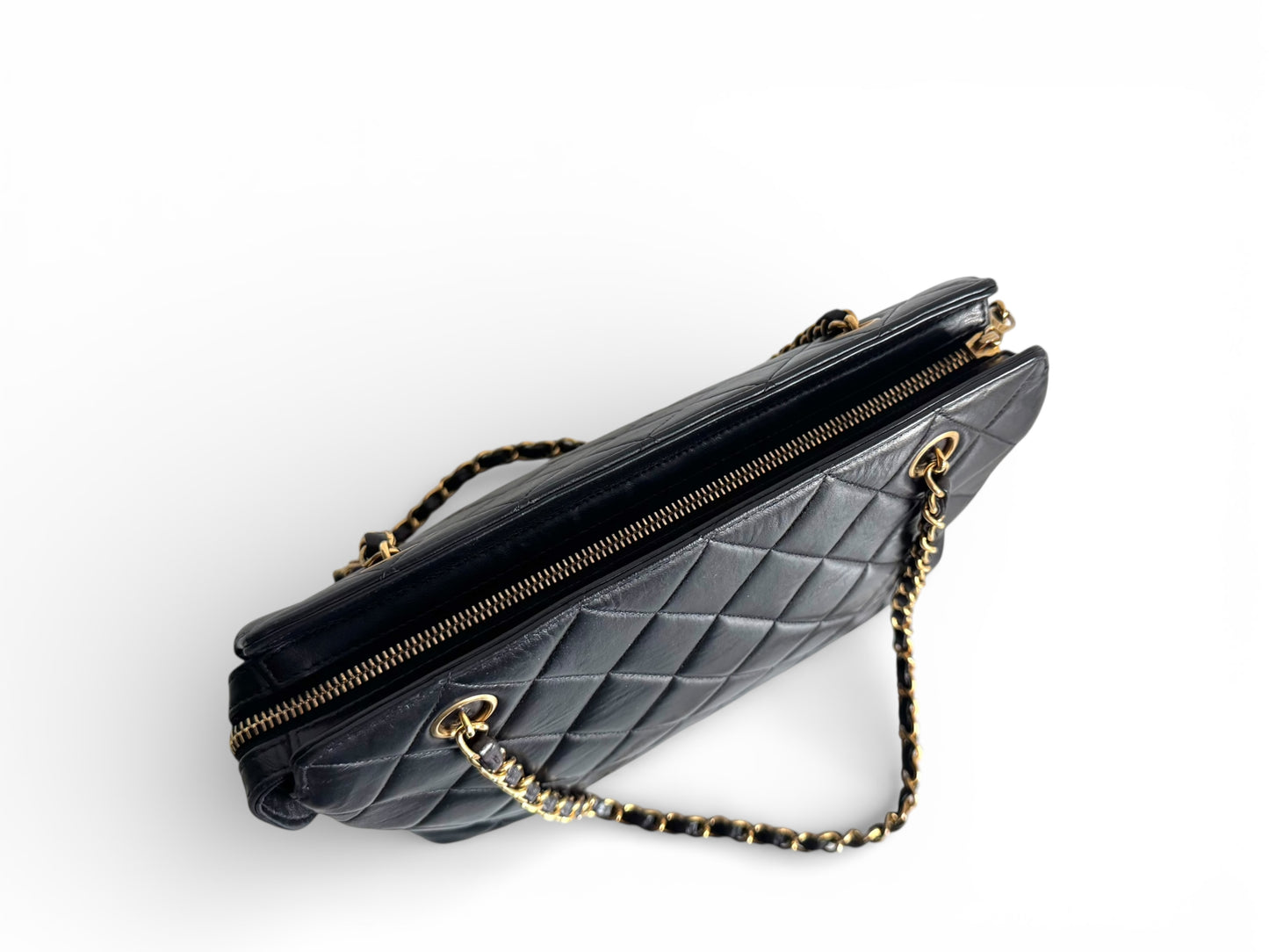 CHANEL Lambskin Quilted Shoulder Bag