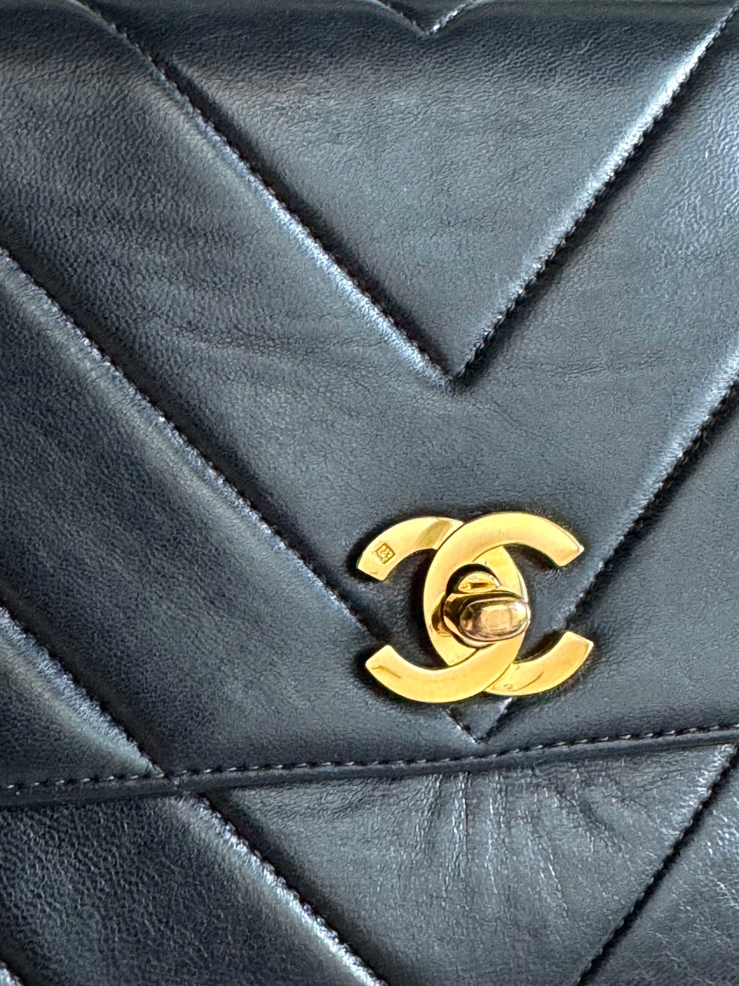 CHANEL Lambskin Chevron Quilted Kelly Flap