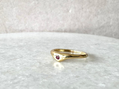 Tiffany & Co. Wave Ring Ruby in 750 Yellow Gold