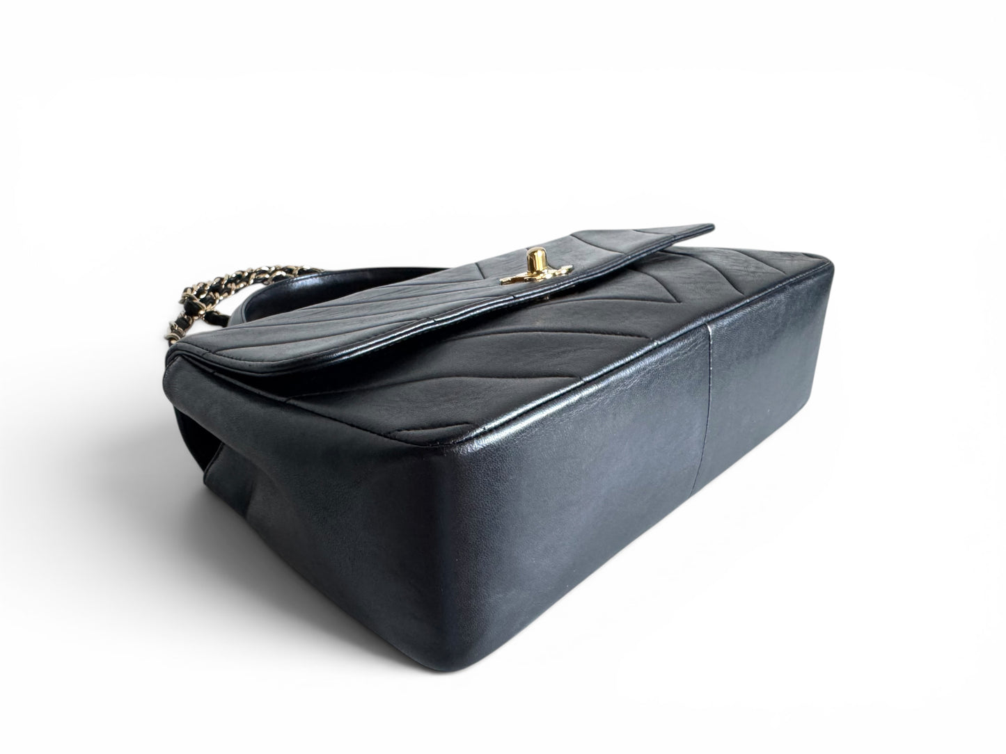 CHANEL Lambskin Chevron Quilted Kelly Flap