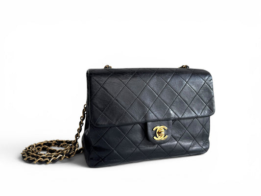 CHANEL Lambskin Quilted Small Single Flap