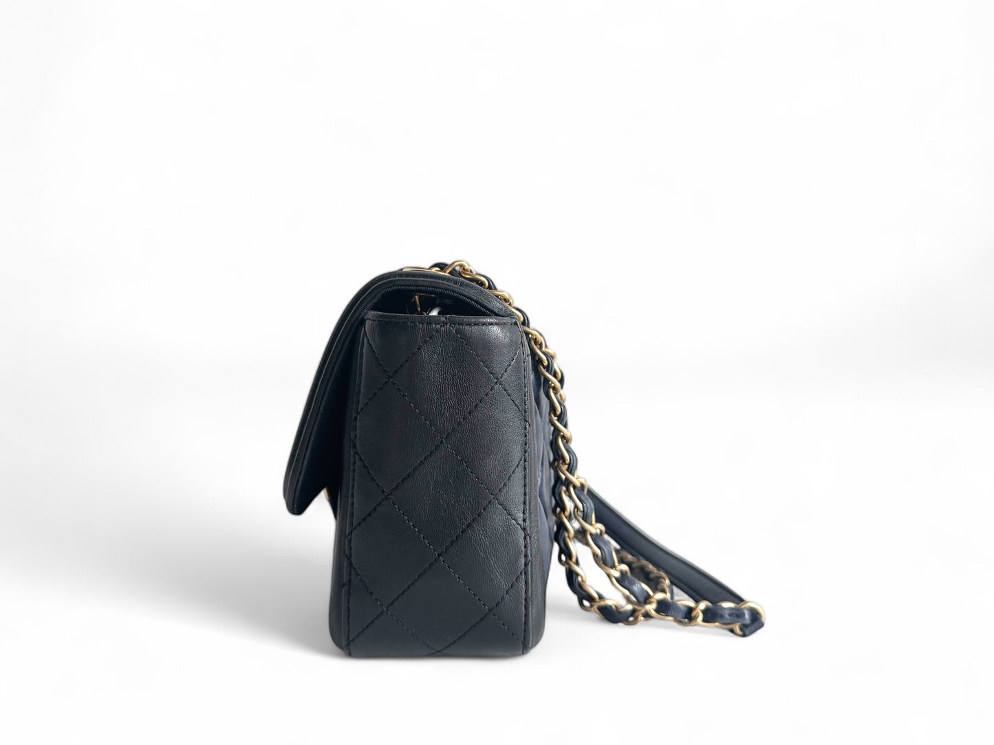 CHANEL Lambskin Quilted Medium Elegant CC Flap Tasche