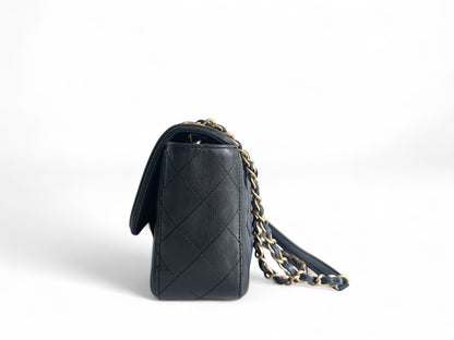 CHANEL Lambskin Quilted Medium Elegant CC Flap Tasche