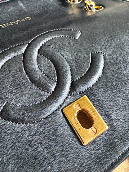 CHANEL Lambskin Quilted Medium Single Flap