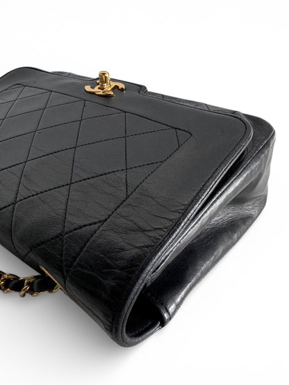 CHANEL Classic Lambskin Single Flap