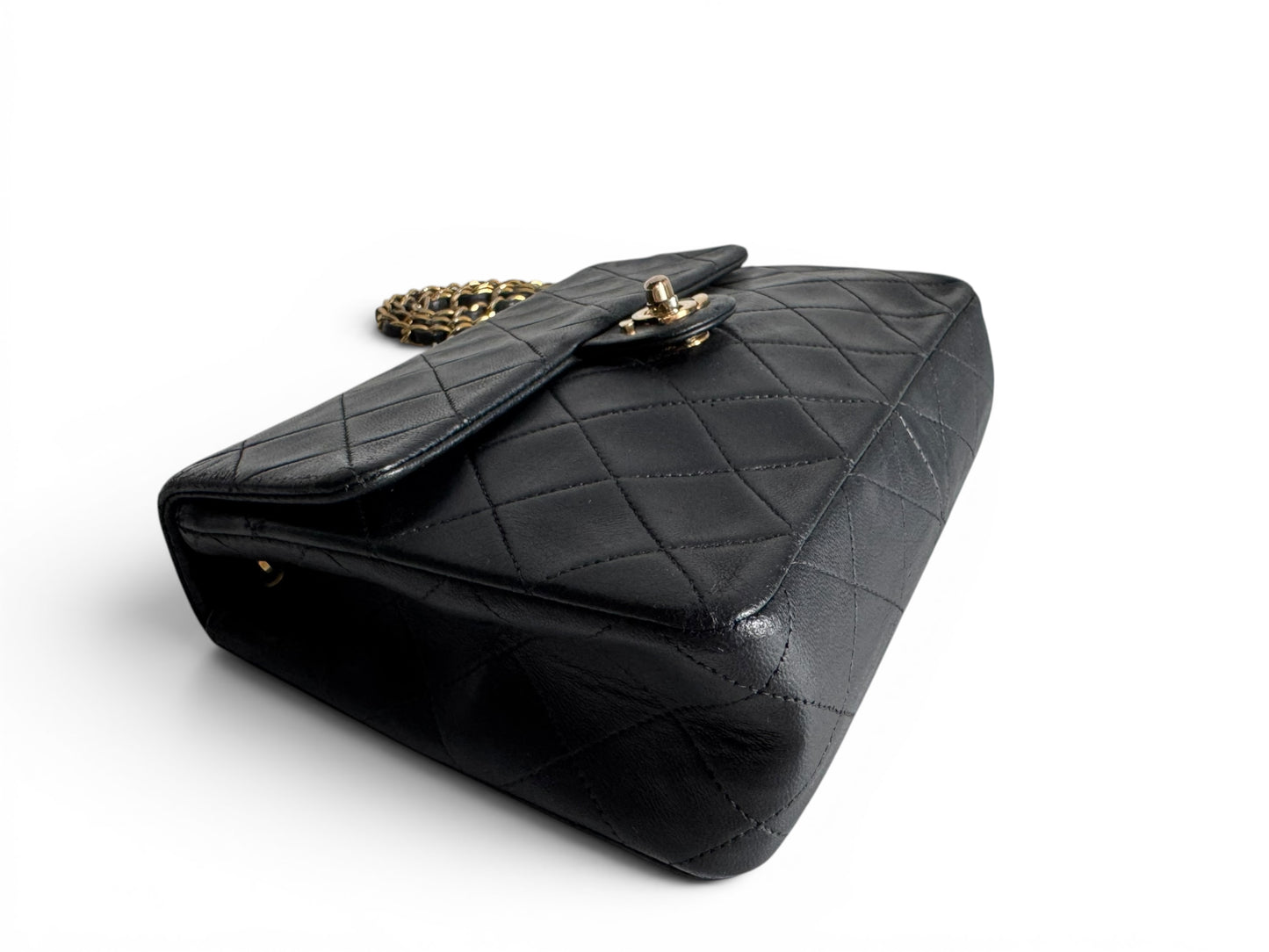 CHANEL Lambskin Quilted Small Single Flap