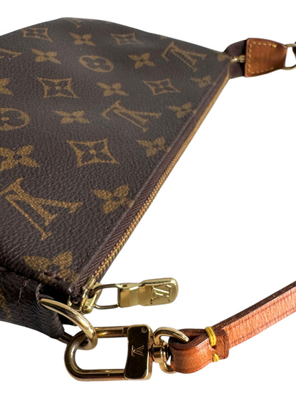 LOUIS VUITTON Monogram Pochette