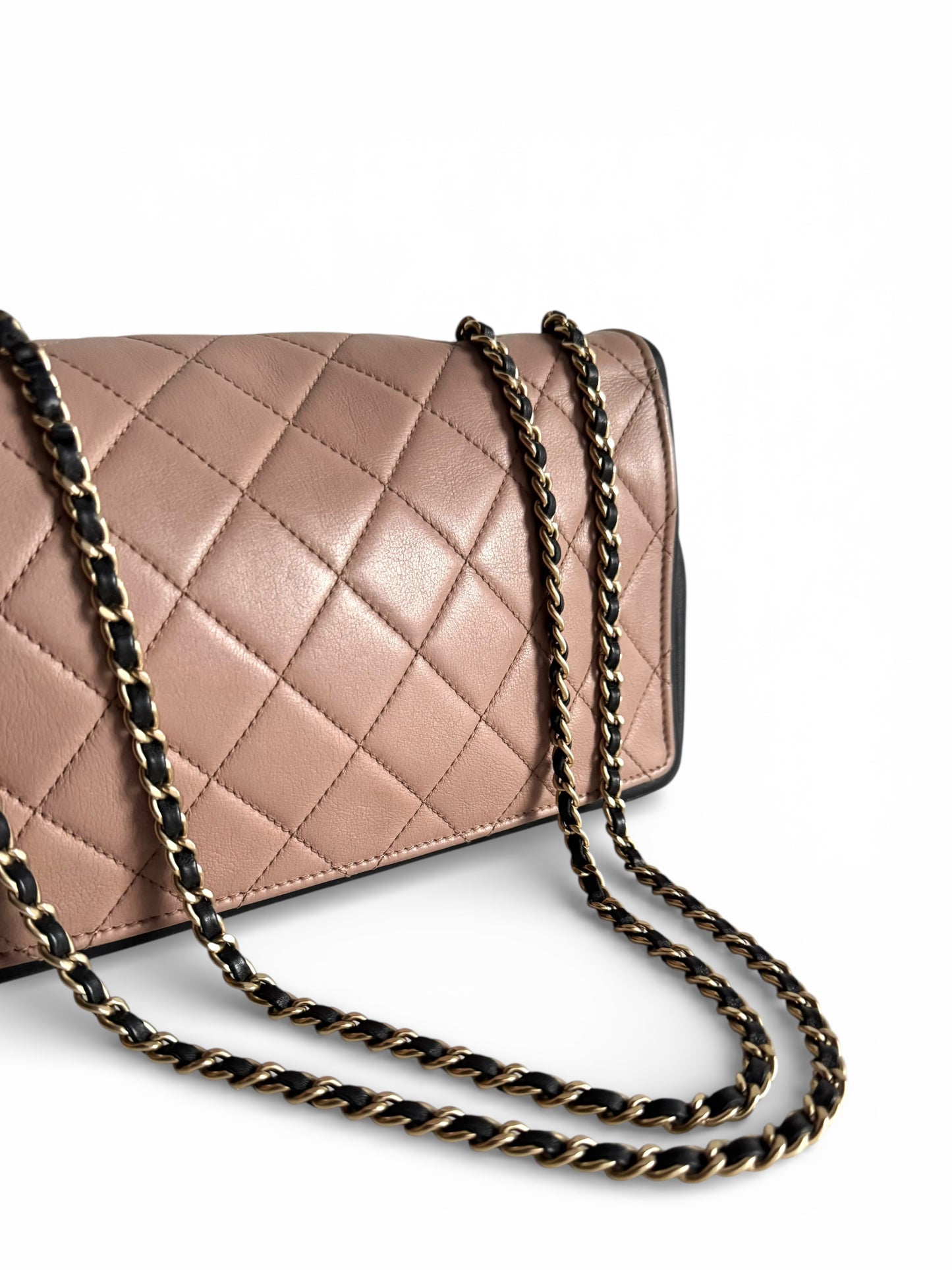 CHANEL Calfskin Quilted Medium Graphic Flap