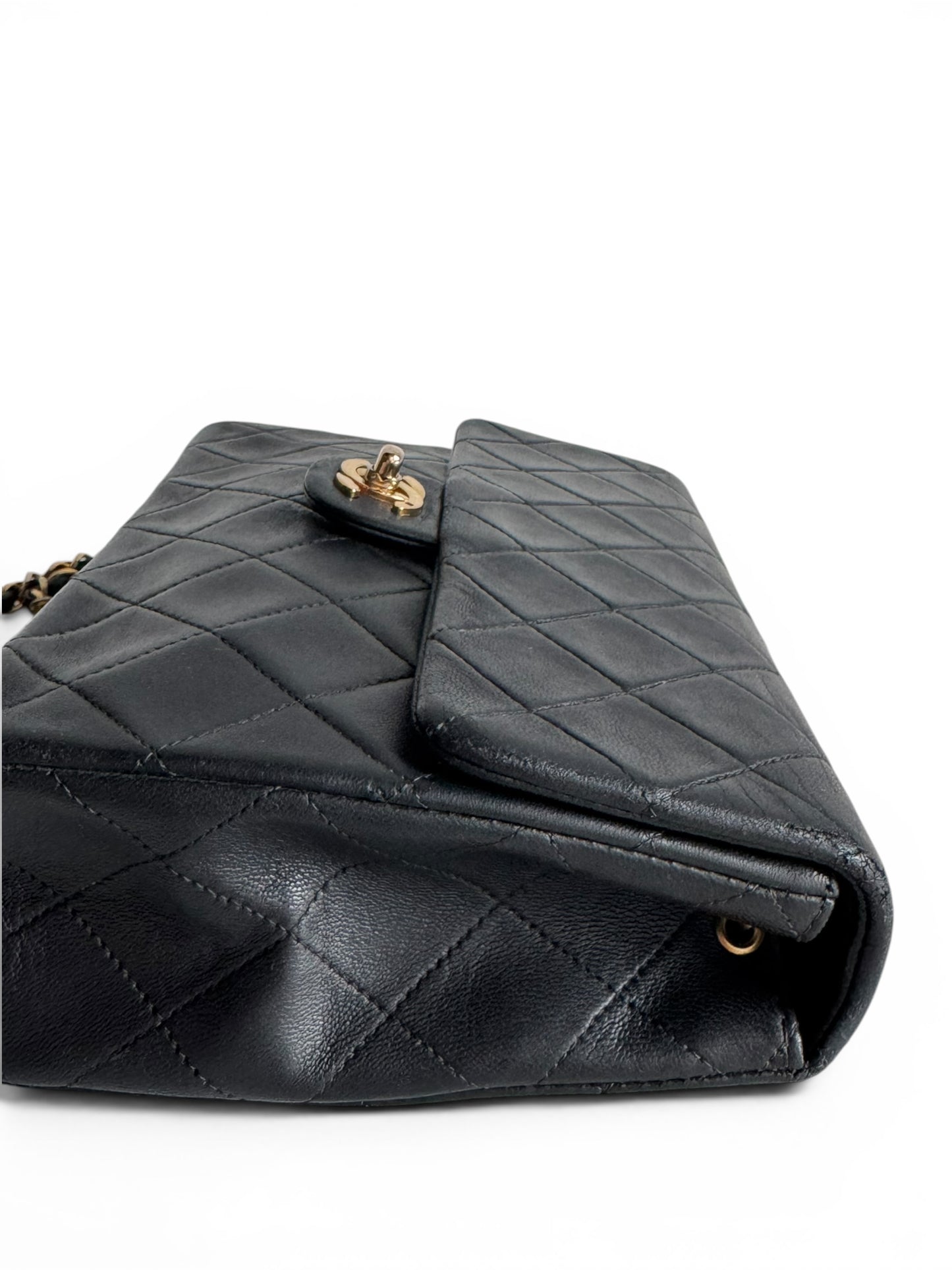 CHANEL Lambskin Quilted Small Single Flap