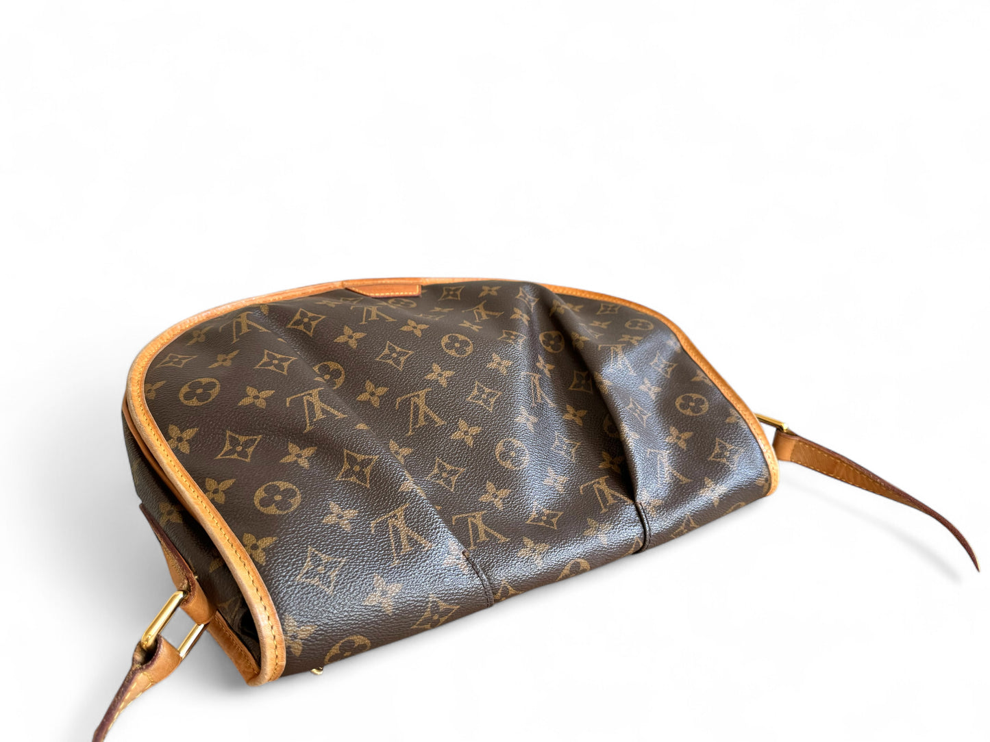 LOUIS VUITTON Monogram Menilmontant