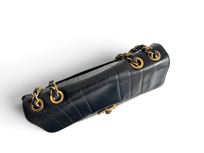CHANEL Lambskin Vertical Quilt Jumbo Single Flap