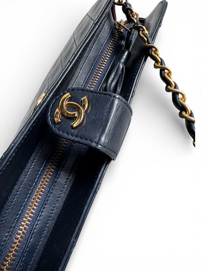 CHANEL Vintage Navy Lambskin Quilted Shoulder Bag