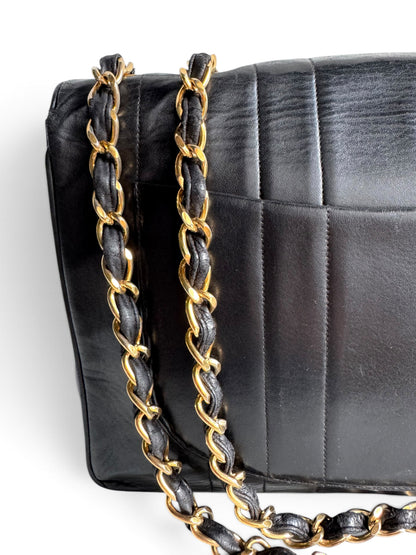 CHANEL Lambskin Vertical Quilt Jumbo Single Flap
