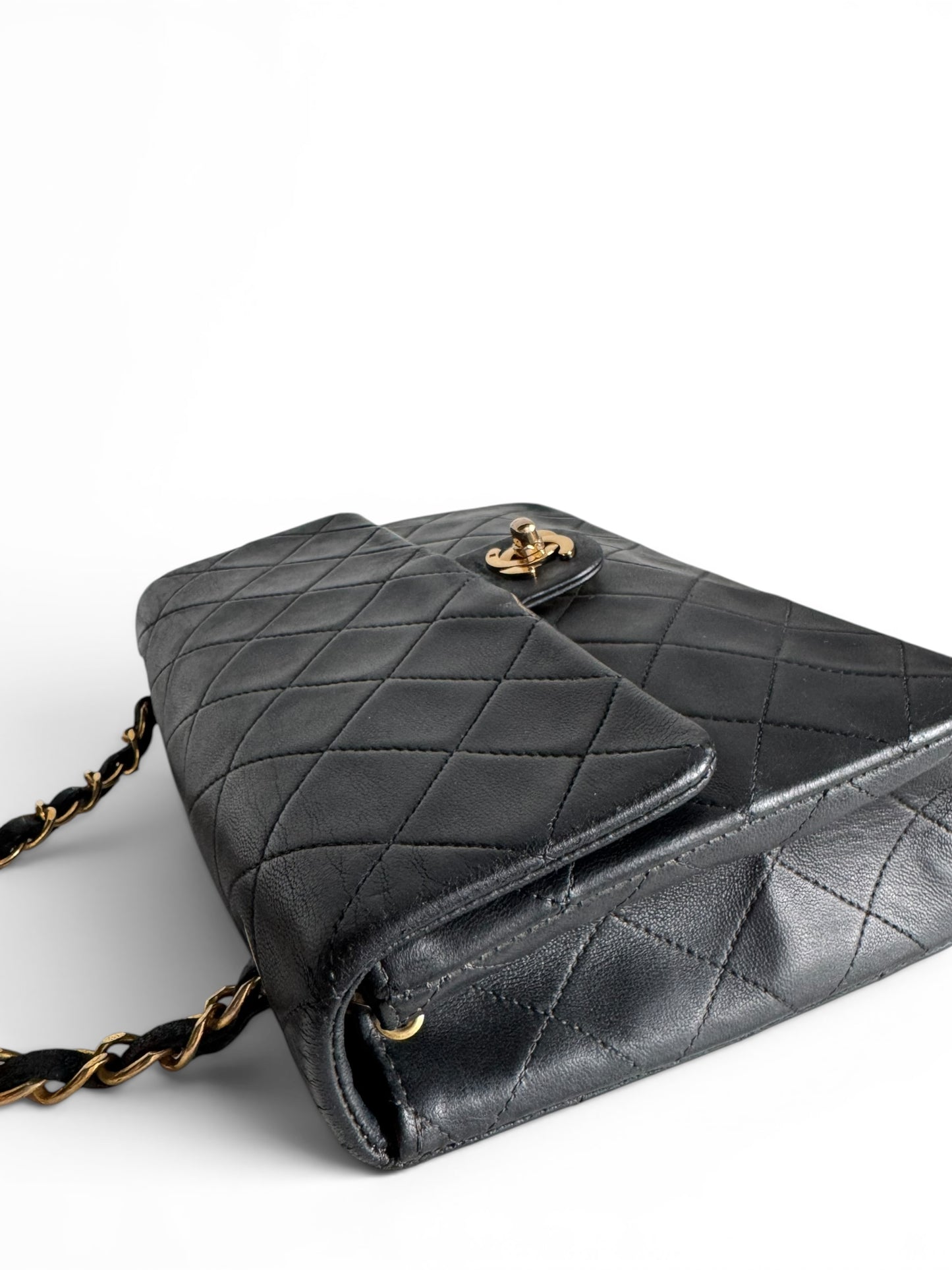 CHANEL Lambskin Quilted Small Single Flap