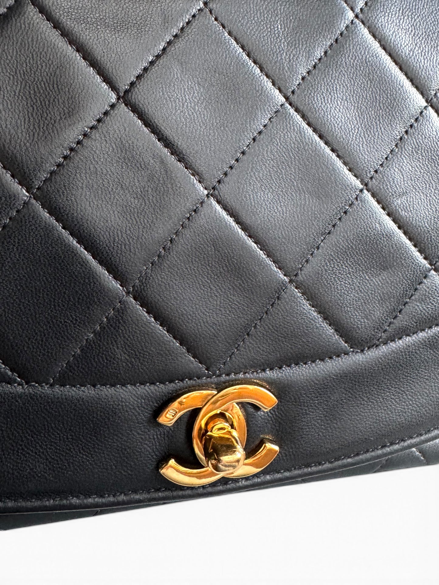 CHANEL Lambskin Diana Quilted Medium Single Flap