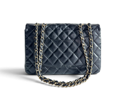 CHANEL Lambskin Quilted Jumbo Single Flap