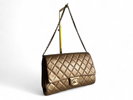 CHANEL Metallic Lambskin Quilted Clutch With Chain Flap