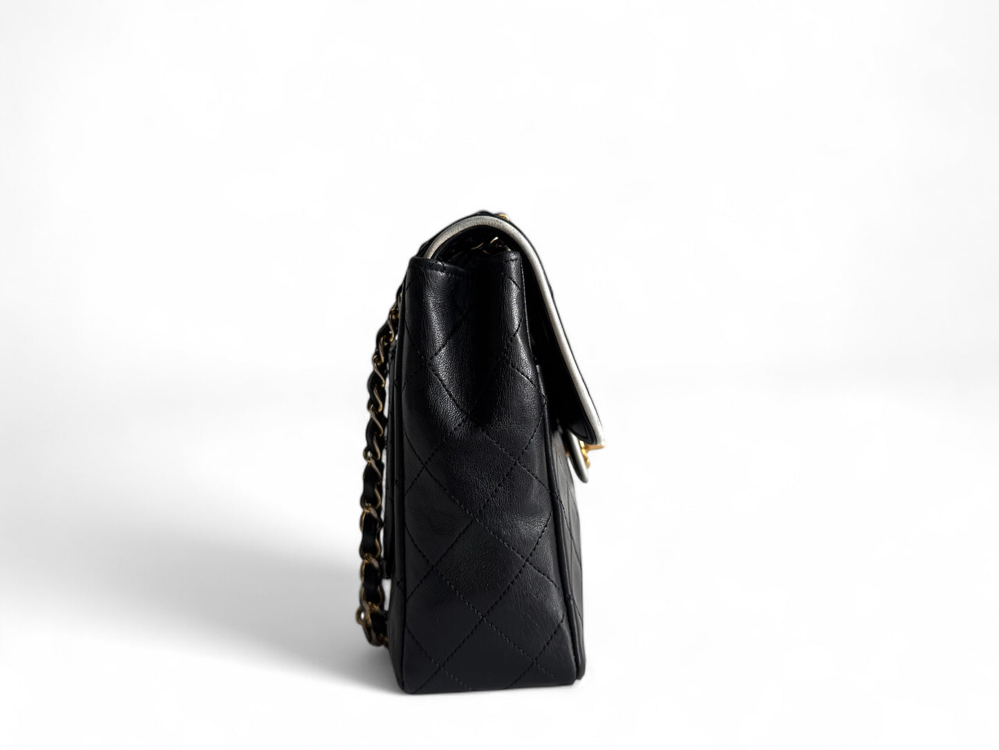 CHANEL Matelasse Lambskin Single Flap