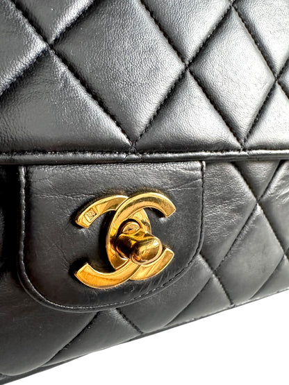 CHANEL Lambskin Quilted Medium Single Flap