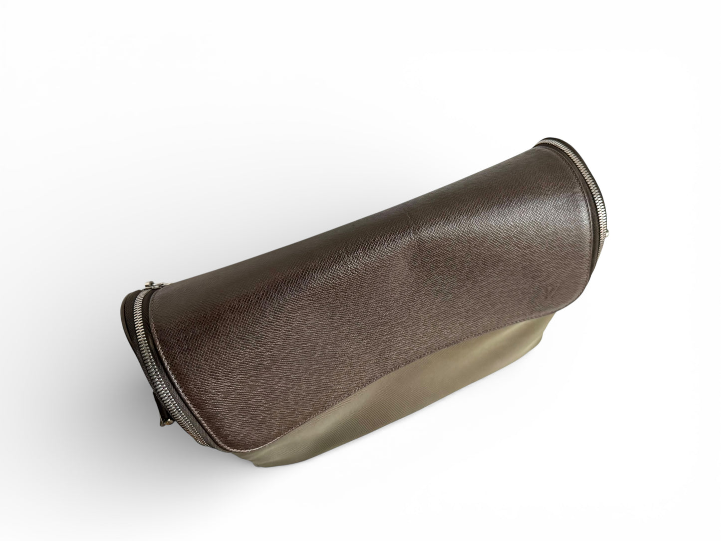 Louis Vuitton Taiga Taimyr Messenger Bag