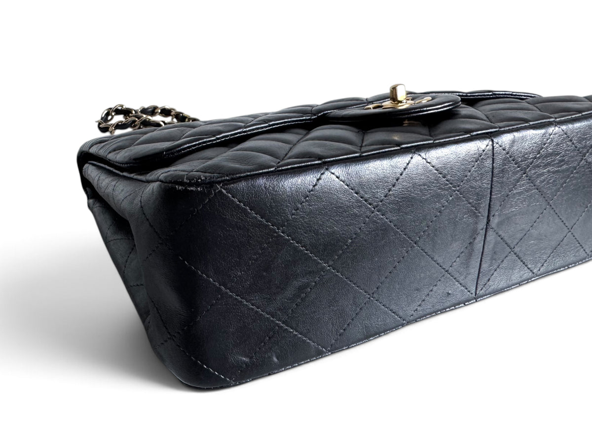 CHANEL Lambskin Quilted Jumbo Single Flap