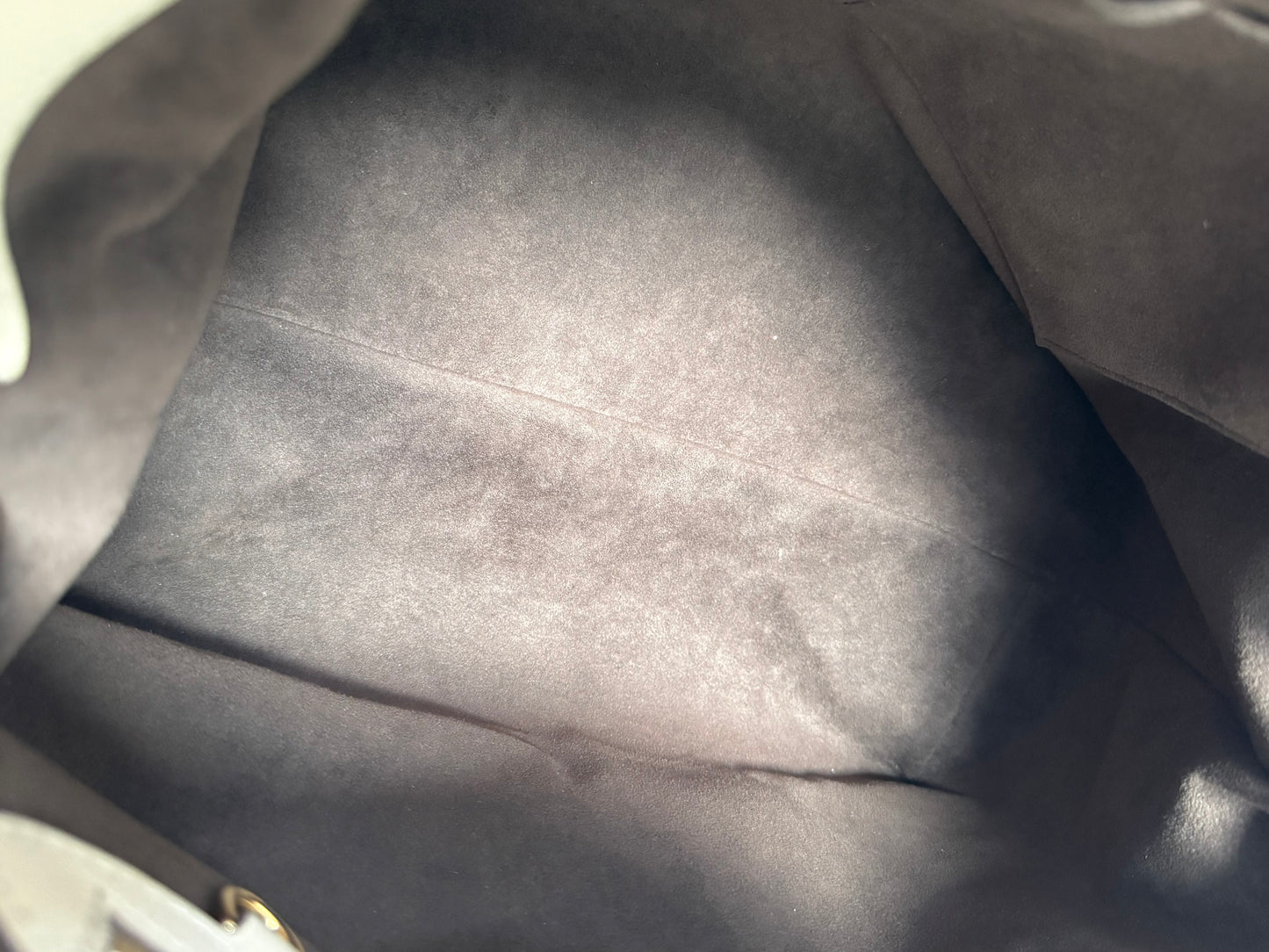 LOUIS VUITTON Mahina Cirrus PM