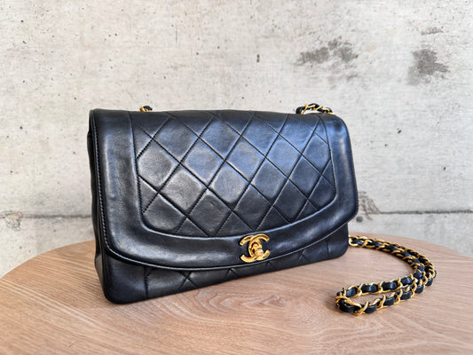 CHANEL Diana Flap Bag Medium