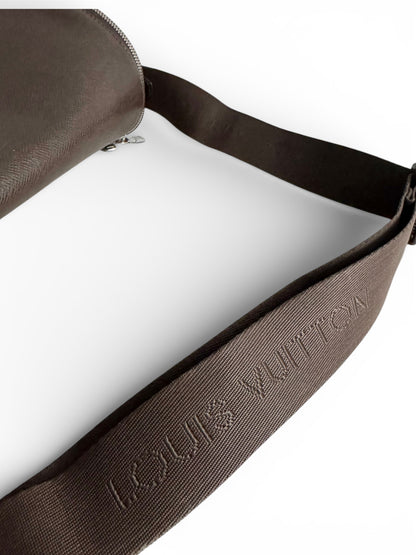 Louis Vuitton Taiga Taimyr Messenger Bag