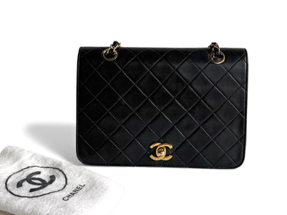CHANEL Vintage Single Flap Bag Black