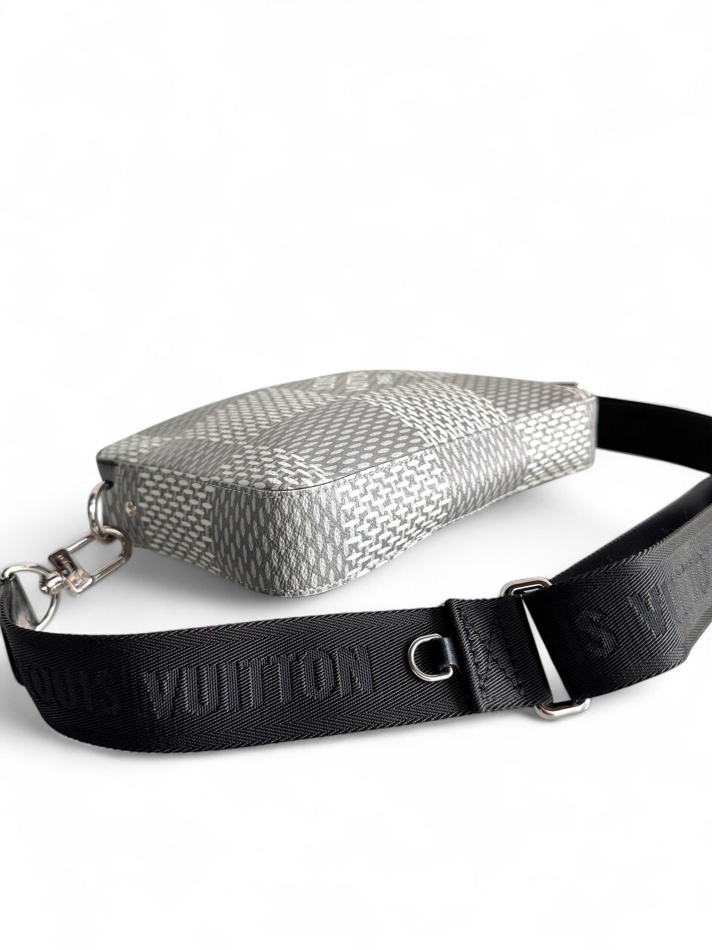 LOUIS VUITTON Damier Graphite 3D Trio Messenger Bag