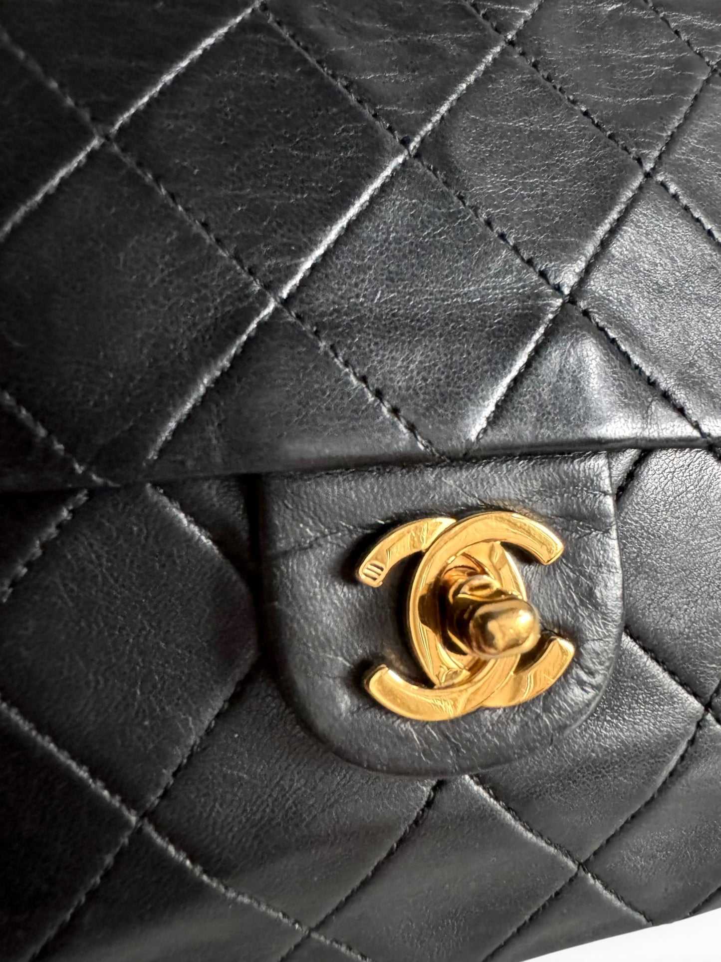 CHANEL Lambskin Quilted Small Single Flap