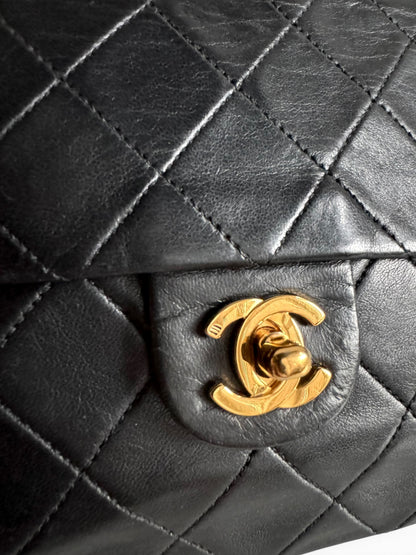 CHANEL Lambskin Quilted Small Single Flap