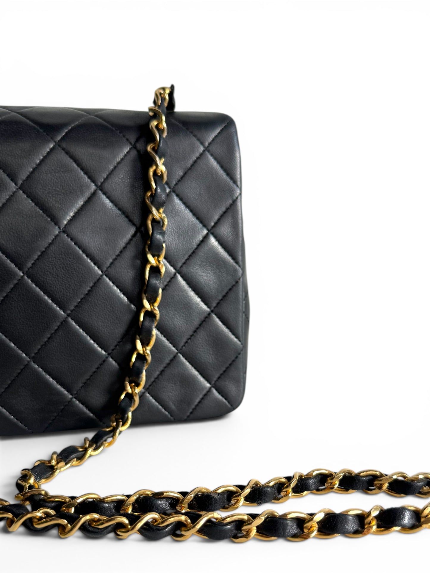 CHANEL Lambskin Quilted Small Single Flap