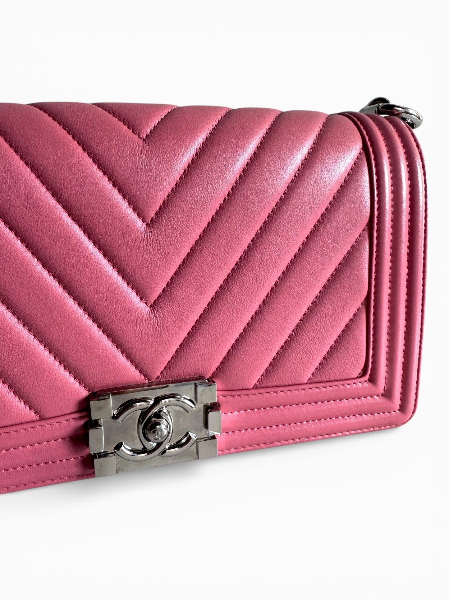 CHANEL Lambskin Chevron Quilted Medium Boy Flap