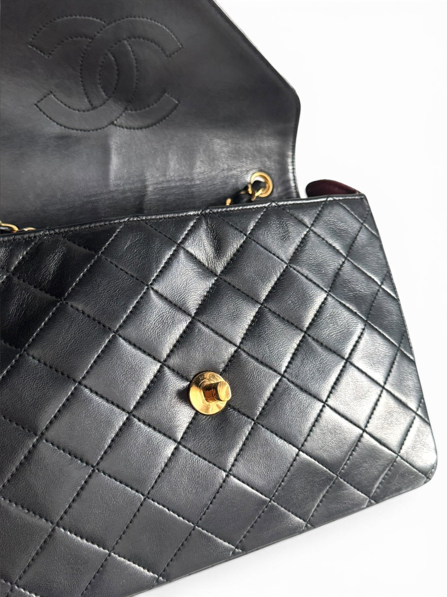CHANEL Lambskin Diamond Stitch Envelope Single Flap