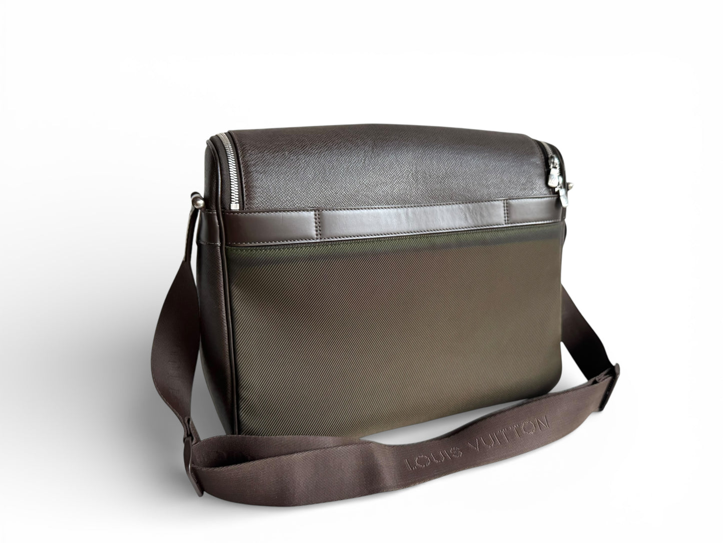 Louis Vuitton Taiga Taimyr Messenger Bag